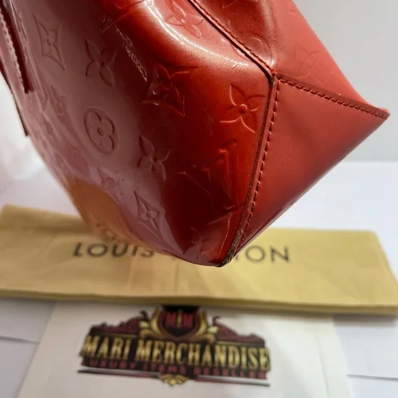 Louis Vuitton Wilshire in Vernis Red, comes with dust bag. - Picture 8 of 11